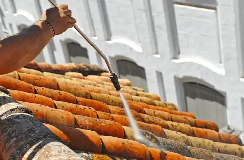 Nettoyage de toitures - Chénérailles